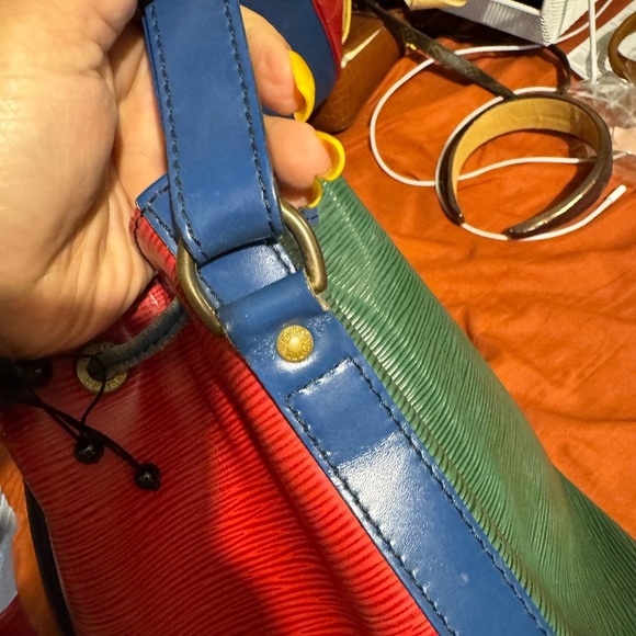 Louis Vuitton petite NoeRed and Blue Designer Women's Bag - Picture 7 of 12